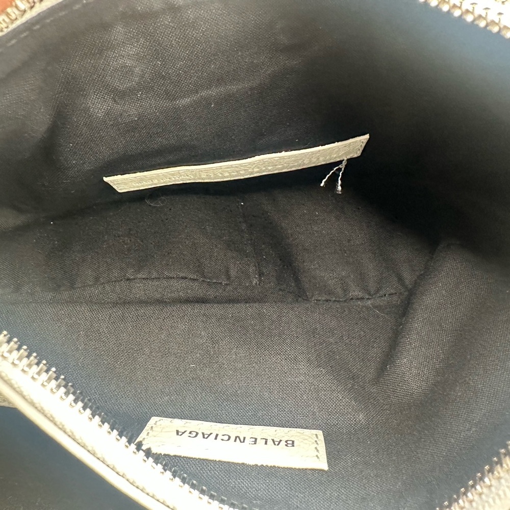 Balenciaga
Le Cagole Giant Studs Shoulder Bag Leather with Crystals xs - Picture 6 of 6